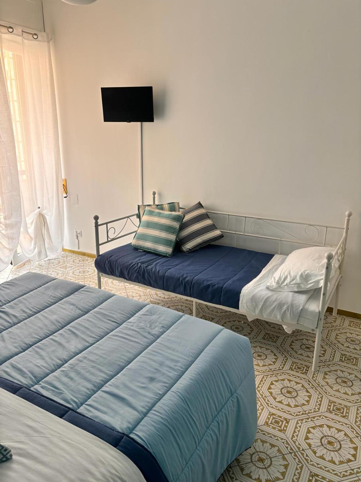 Reginella Guest House Salerno Exterior foto